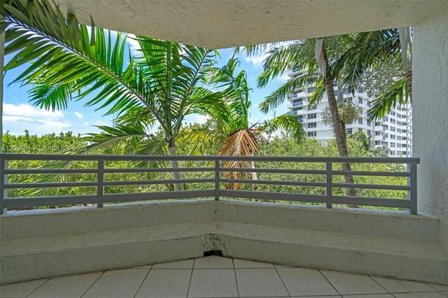 1401 Bay Rd 409, Miami Beach, FL 33139