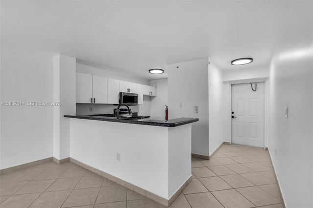 1401 Bay Rd 409, Miami Beach, FL 33139