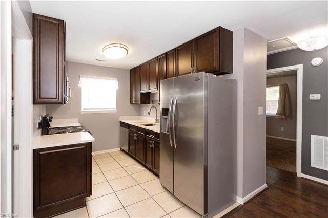 1213 New Land DR, Virginia Beach, VA 23453