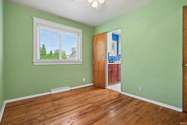 2633 Edison Road, South Bend, IN 46615