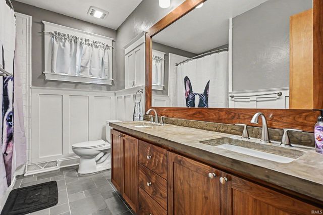 2633 Edison Road, South Bend, IN 46615