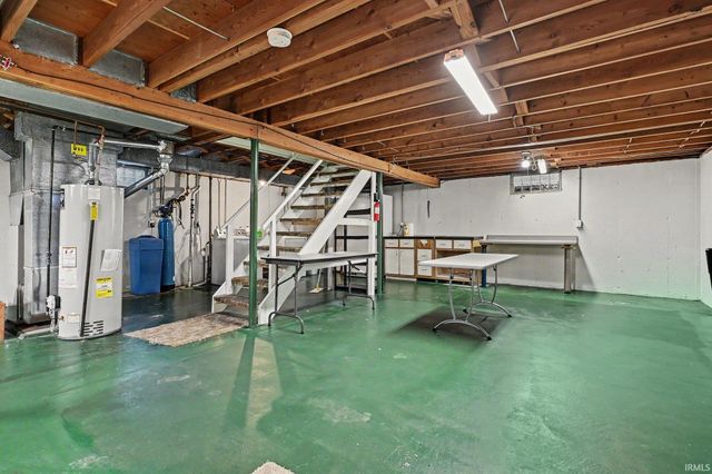 2633 Edison Road, South Bend, IN 46615