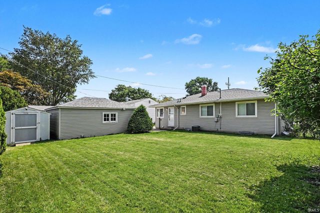 2633 Edison Road, South Bend, IN 46615