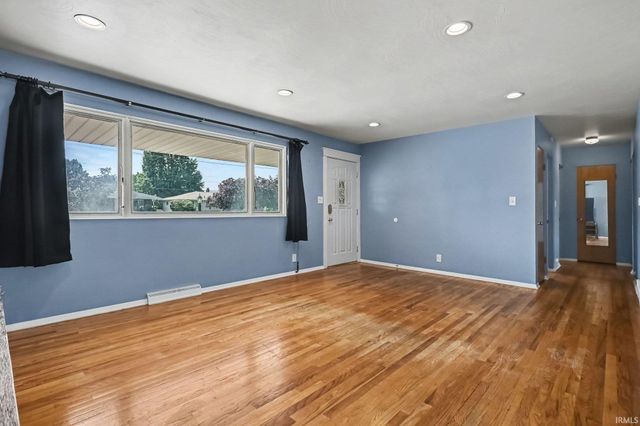 2633 Edison Road, South Bend, IN 46615