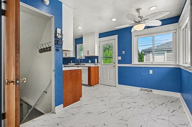 2633 Edison Road, South Bend, IN 46615