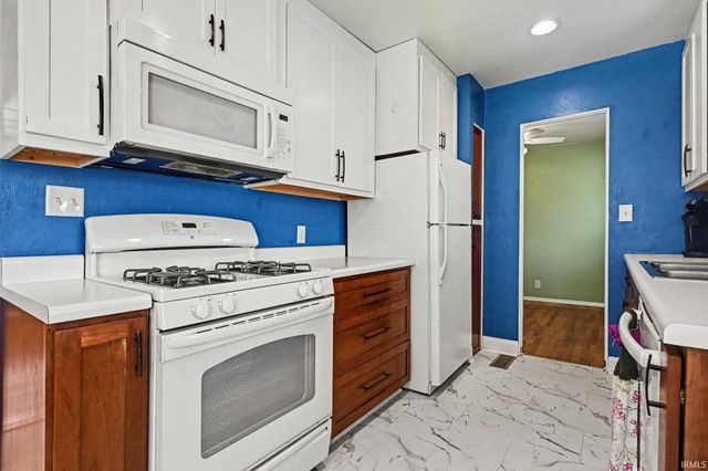 2633 Edison Road, South Bend, IN 46615