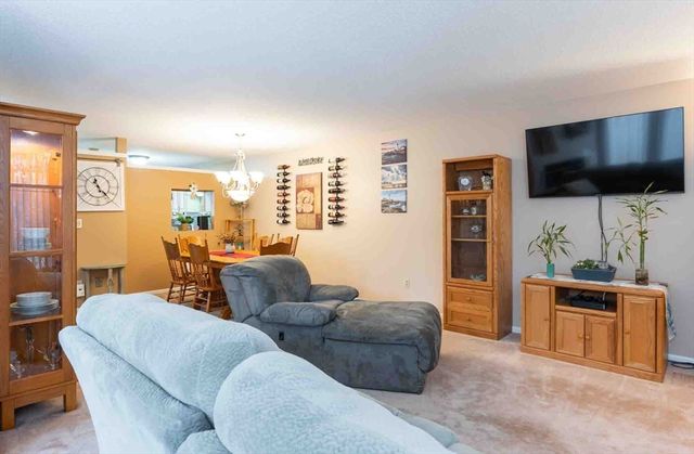 62 Southview Drive 62, Southwick, MA 01077