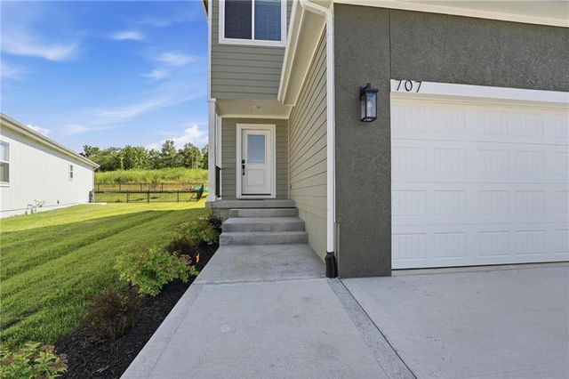 707 Glenn Circle, Raymore, MO 64083