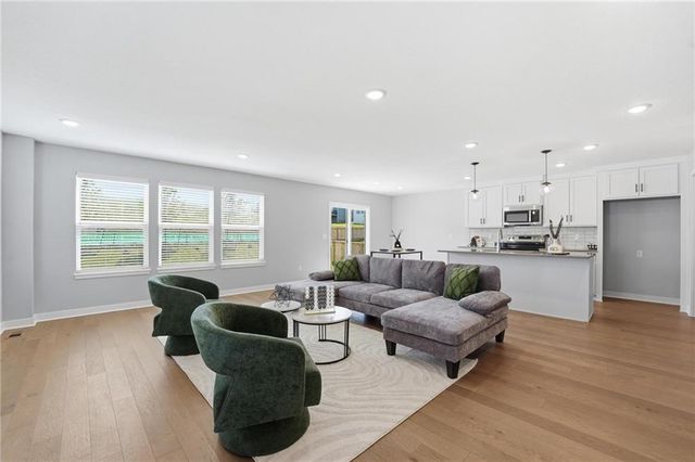 707 Glenn Circle, Raymore, MO 64083
