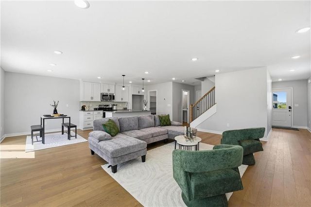 707 Glenn Circle, Raymore, MO 64083