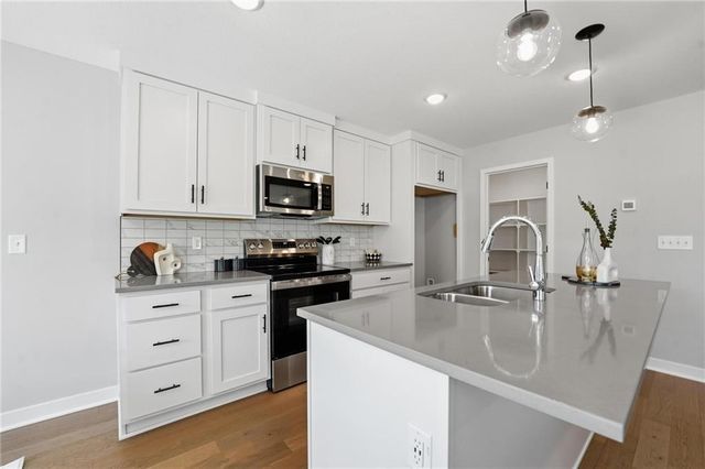 707 Glenn Circle, Raymore, MO 64083