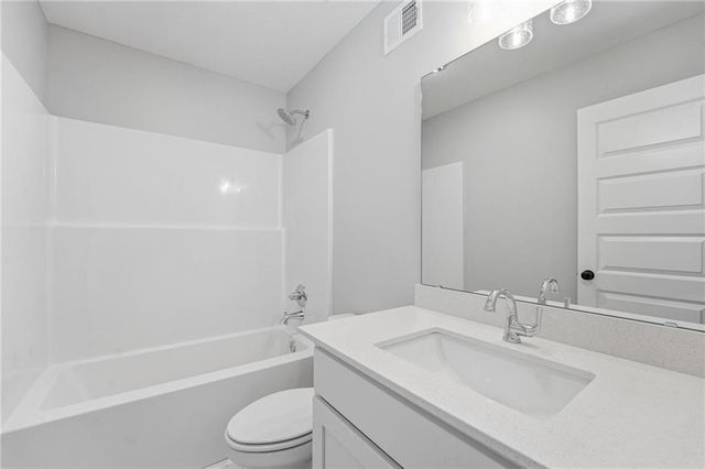 707 Glenn Circle, Raymore, MO 64083