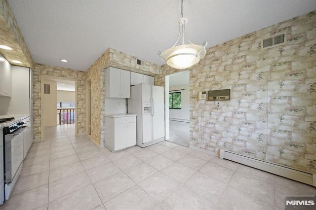 31 Berkeley Court 31D, Twp Of Washington, NJ 07676