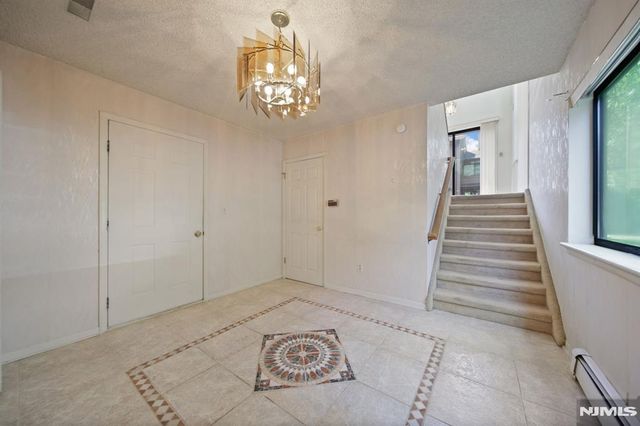 31 Berkeley Court 31D, Twp Of Washington, NJ 07676