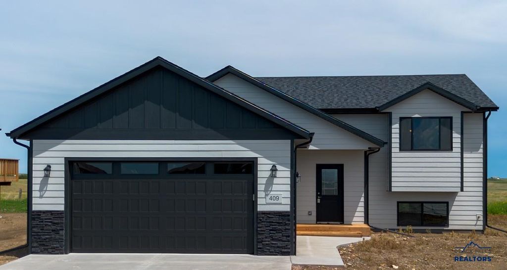 409 CONSTITUTION BLVD, Box Elder, SD 57719