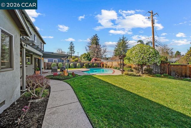 901 Cheyenne Dr, Walnut Creek, CA 94598