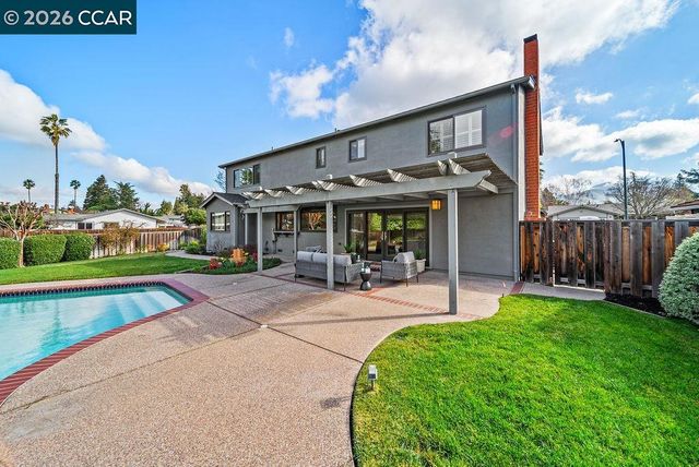 901 Cheyenne Dr, Walnut Creek, CA 94598