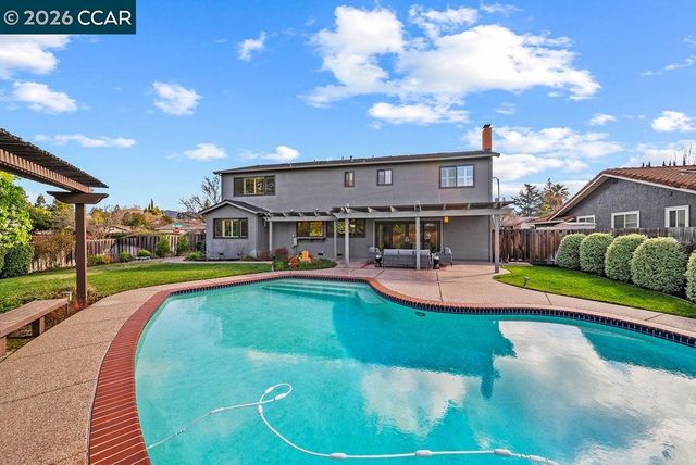 901 Cheyenne Dr, Walnut Creek, CA 94598