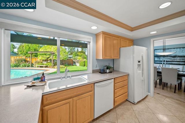 901 Cheyenne Dr, Walnut Creek, CA 94598