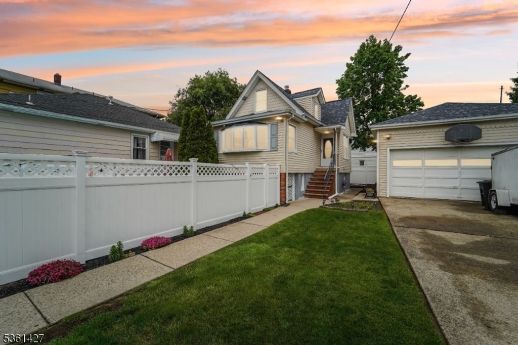 30 Market St, Garfield City, NJ 07026
