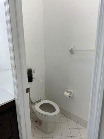 4176 NE 9th St, Homestead, FL 33033