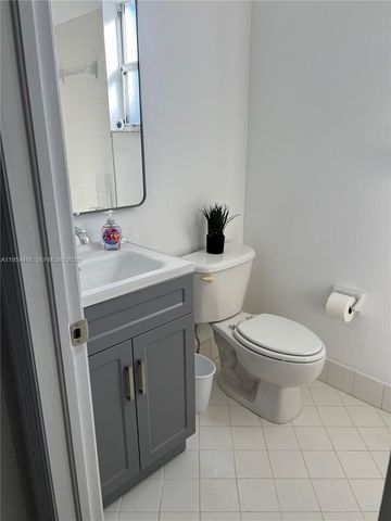 4176 NE 9th St, Homestead, FL 33033