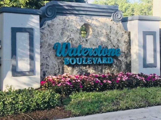 4176 NE 9th St, Homestead, FL 33033