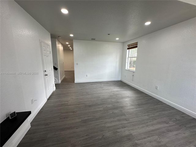 4176 NE 9th St, Homestead, FL 33033