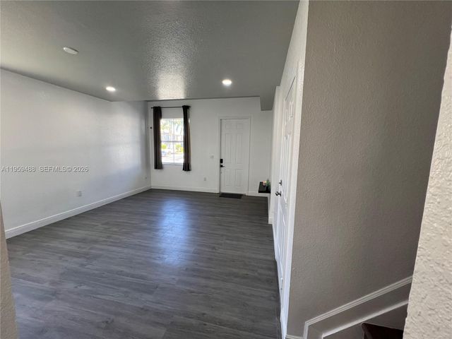 4176 NE 9th St, Homestead, FL 33033