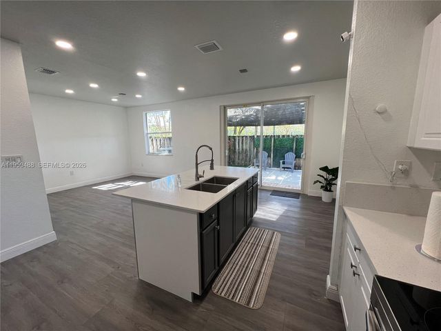 4176 NE 9th St, Homestead, FL 33033