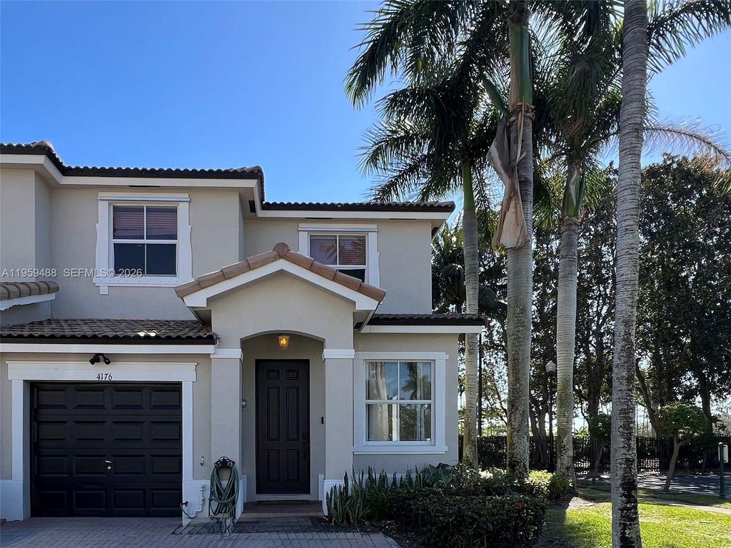 4176 NE 9th St, Homestead, FL 33033
