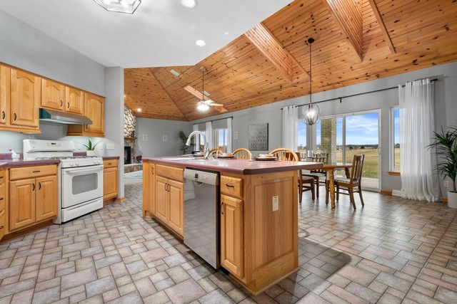 439 92nd STREET, Franksville, WI 53126