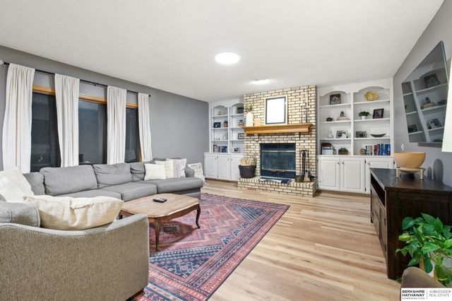 14453 Nelson's Creek Drive, Omaha, NE 68116