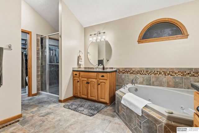 14453 Nelson's Creek Drive, Omaha, NE 68116