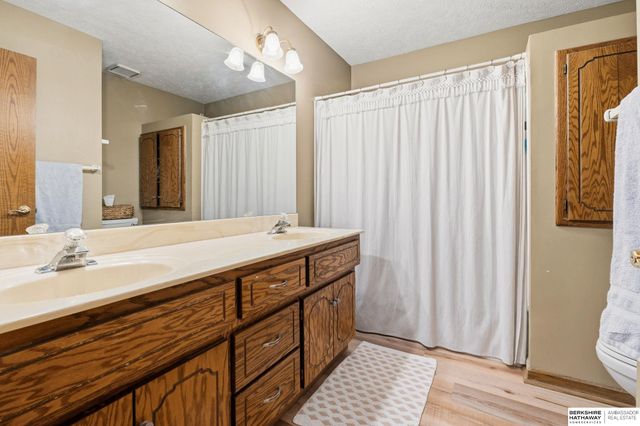 14453 Nelson's Creek Drive, Omaha, NE 68116