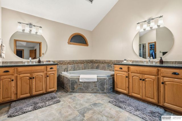 14453 Nelson's Creek Drive, Omaha, NE 68116