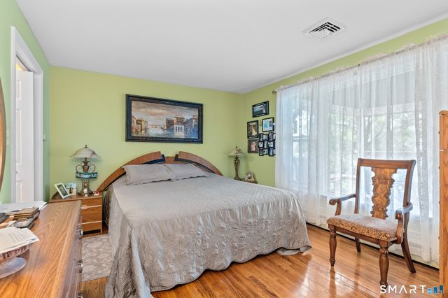 1781 Litchfield Turnpike, Woodbridge, CT 06525