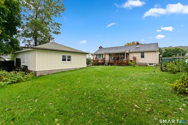1781 Litchfield Turnpike, Woodbridge, CT 06525