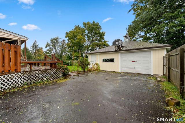 1781 Litchfield Turnpike, Woodbridge, CT 06525