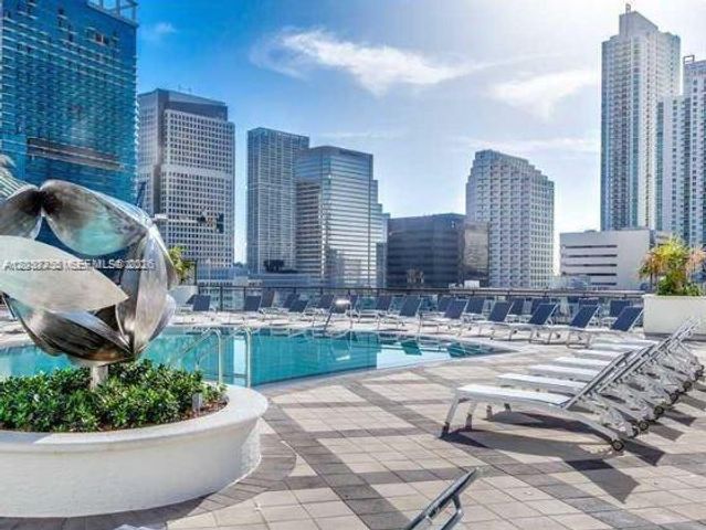 999 SW 1st Ave 1511, Miami, FL 33130