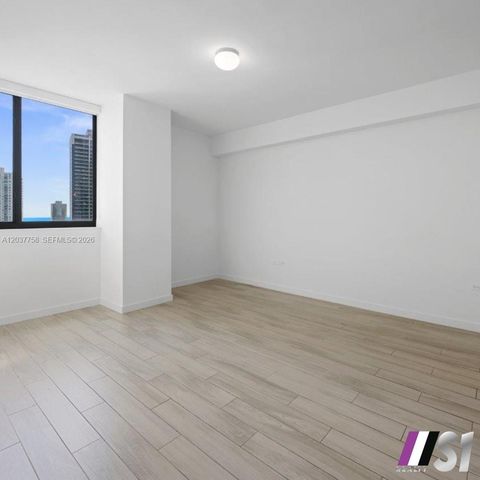 999 SW 1st Ave 1511, Miami, FL 33130