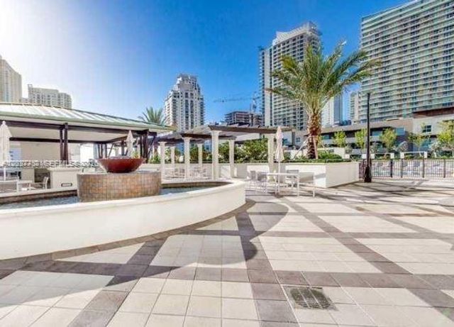 999 SW 1st Ave 1511, Miami, FL 33130
