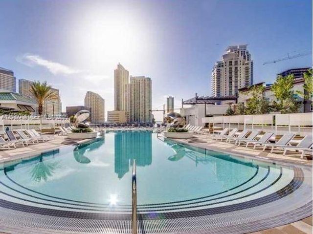 999 SW 1st Ave 1511, Miami, FL 33130