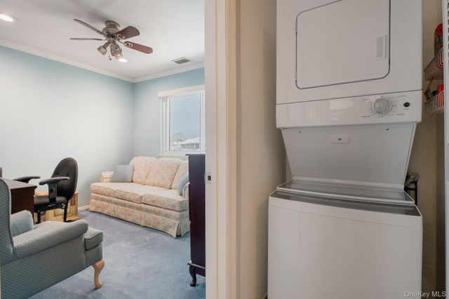 2 W Pond Court, Smithtown, NY 11787