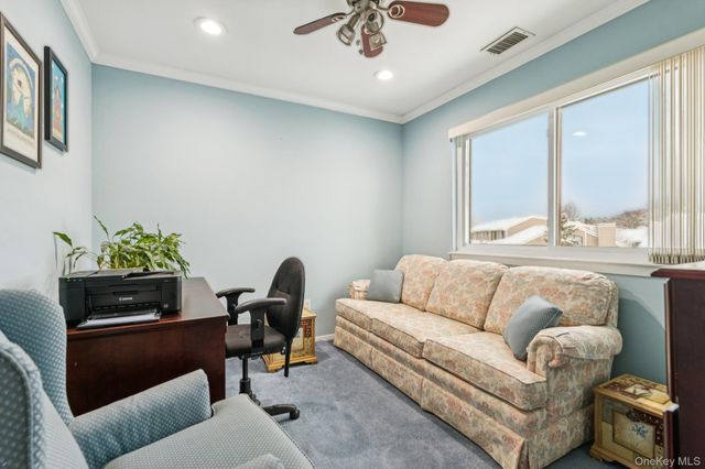 2 W Pond Court, Smithtown, NY 11787