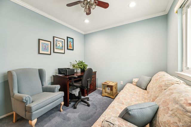 2 W Pond Court, Smithtown, NY 11787