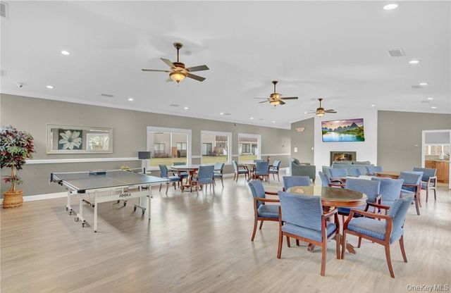 2 W Pond Court, Smithtown, NY 11787