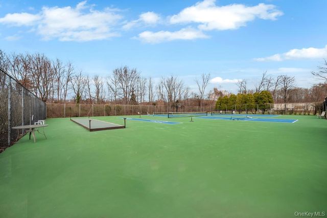 2 W Pond Court, Smithtown, NY 11787