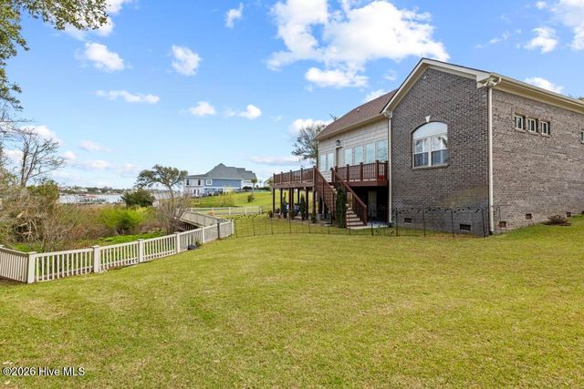 113 Harold Avenue, Swansboro, NC 28584