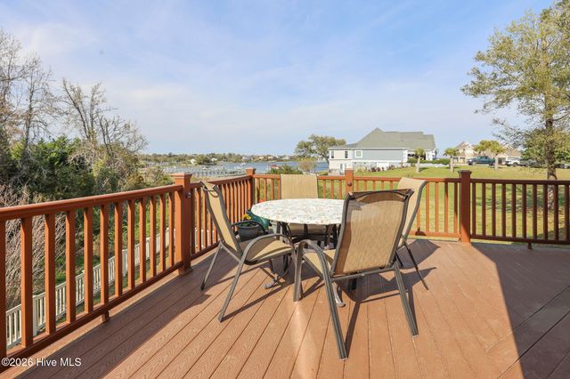 113 Harold Avenue, Swansboro, NC 28584